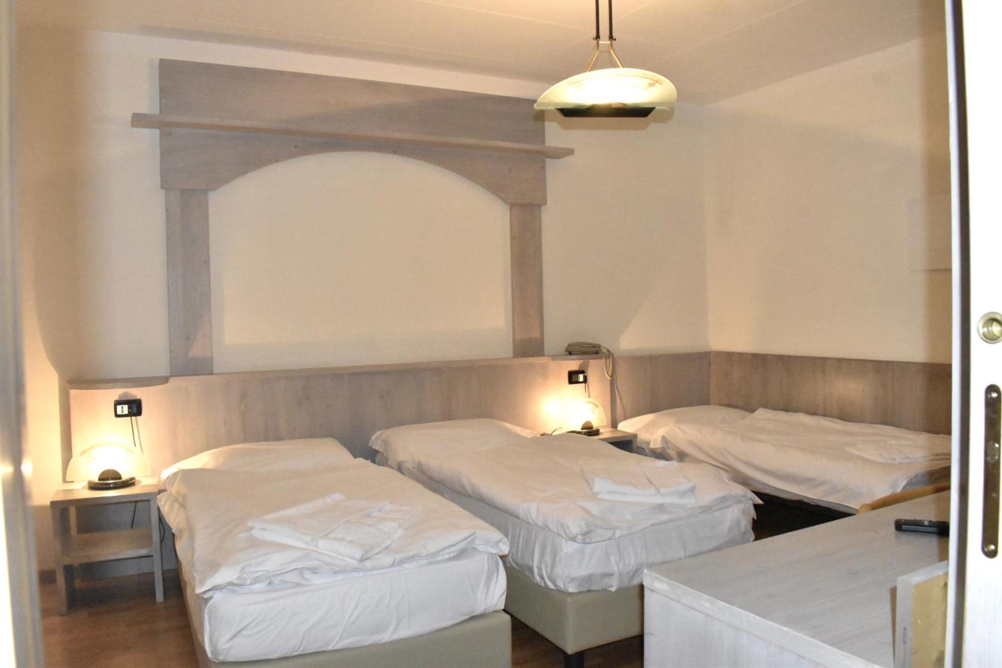 Villa Nuova Romeno ภายนอก รูปภาพ
